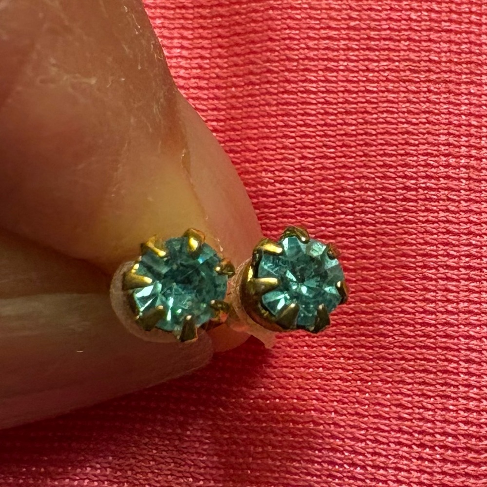 Gold Tone Pierced Stud Earrings -  Blue-Green Stone with Prong Setting. NEW